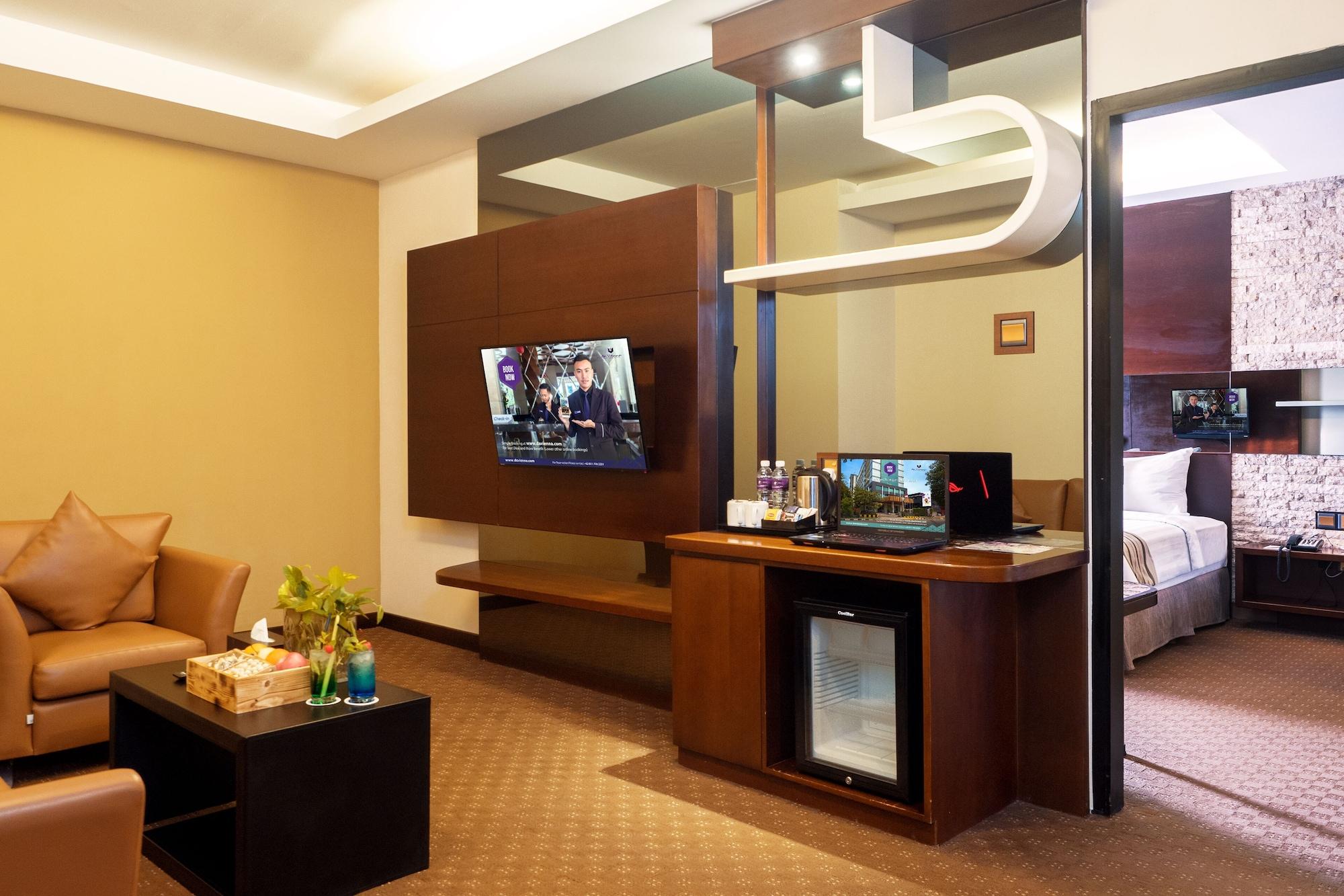 Da Vienna Boutique Hotel Batam Экстерьер фото