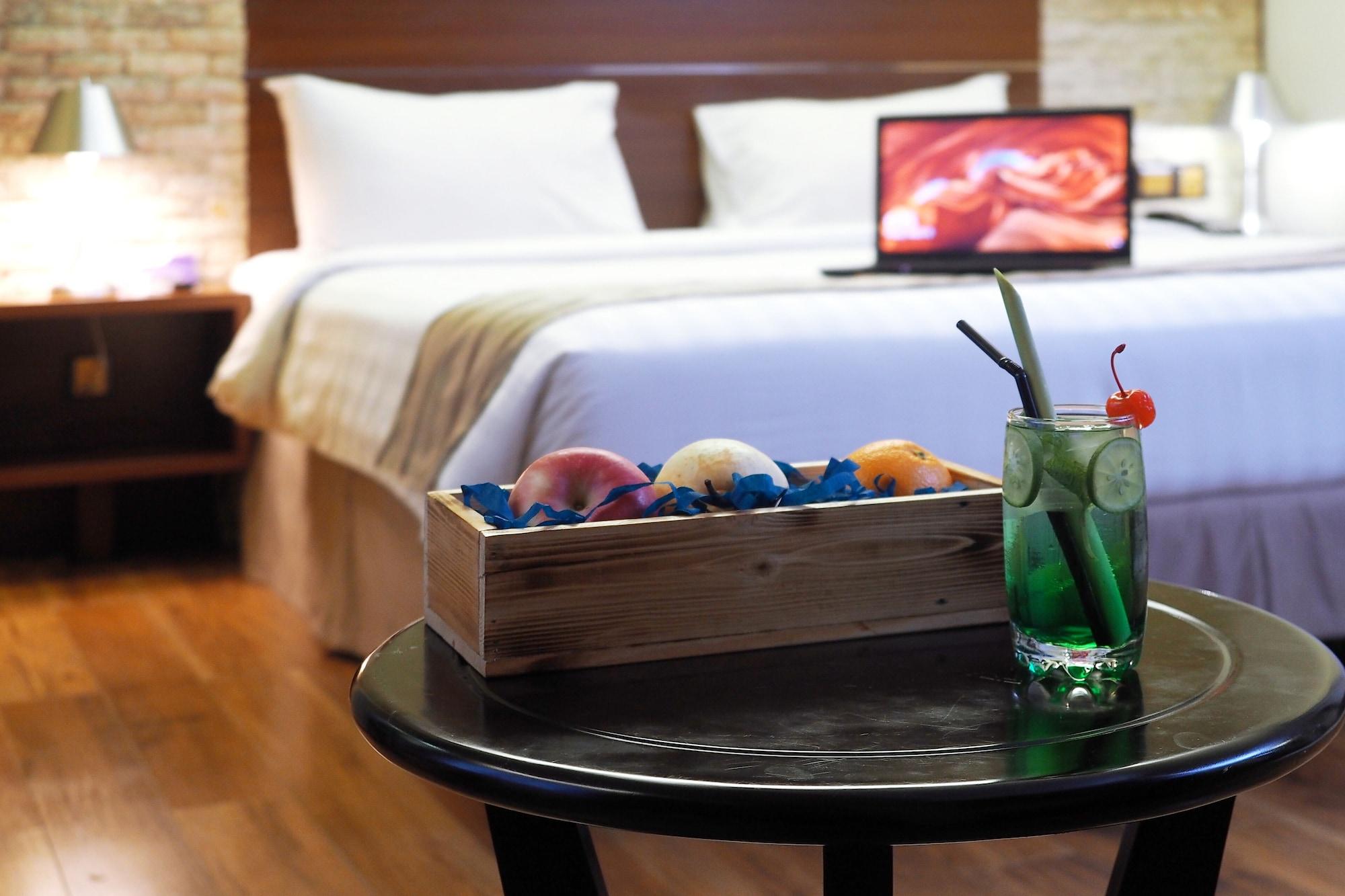 Da Vienna Boutique Hotel Batam Экстерьер фото