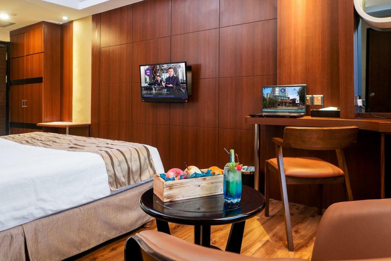 Da Vienna Boutique Hotel Batam Экстерьер фото