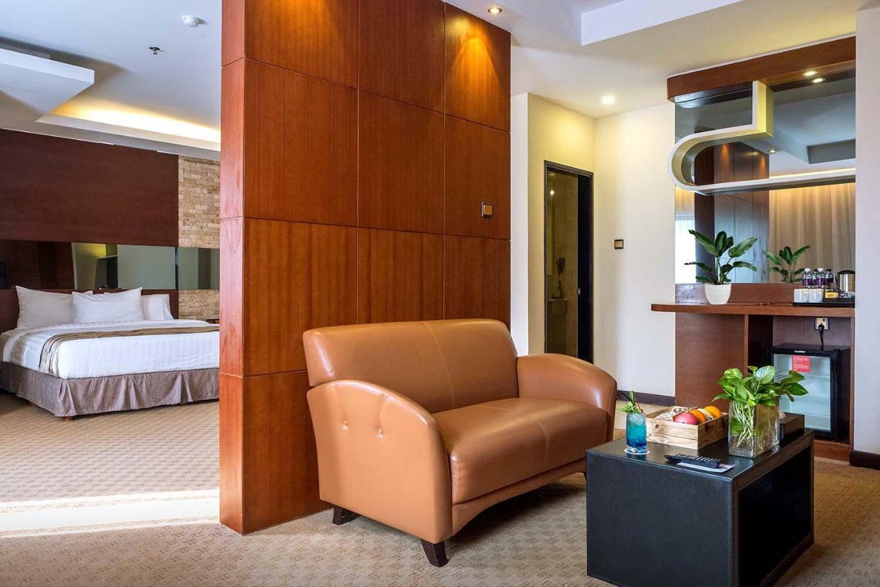 Da Vienna Boutique Hotel Batam Экстерьер фото